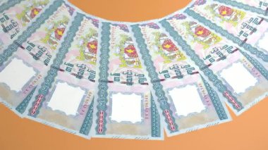 Büyüleyici Döngü Tasarımı Myanmar 'ın 10000 Kyat Curency' si