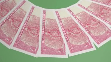 Parlak Döngü Tasarımı Küba 'nın 3 Pezosu