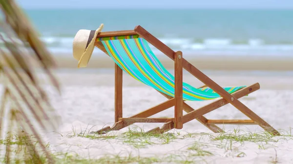 Colorful Beach Chair Hat Beach Sea Waves Blue Sky Background — Stock Photo, Image