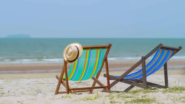 Colorful Beach Chairs Hat Beach Sea Waves Blue Sky Background — Stock Photo, Image