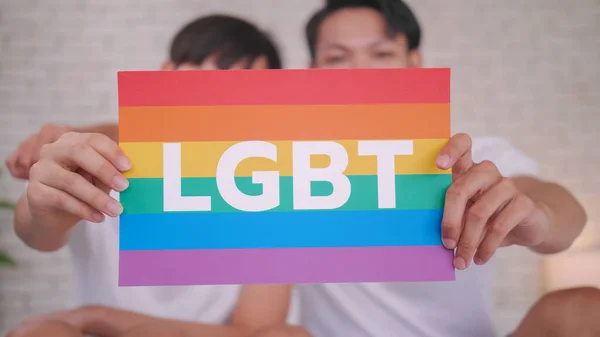 Happy Gay Asian Couple Showing Love Rainbow Flag — Stock Photo, Image
