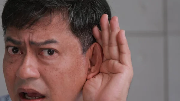 Asiático Homem Sênior Não Podia Ouvir Causa Sua Surdez — Fotografia de Stock