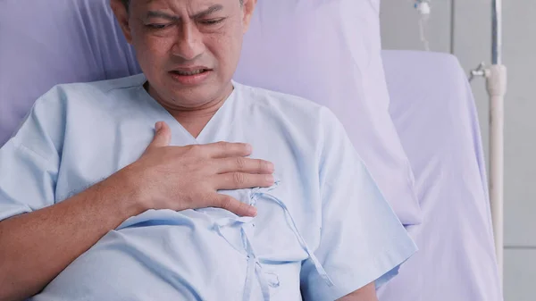 Idosos Asiático Paciente Masculino Hospitalizado Com Doença Cardíaca — Fotografia de Stock