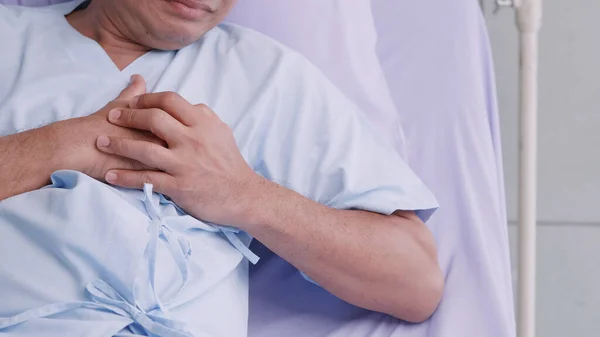 Paciente Masculino Asiático Edad Avanzada Hospitalizado Con Enfermedad Cardíaca — Foto de Stock