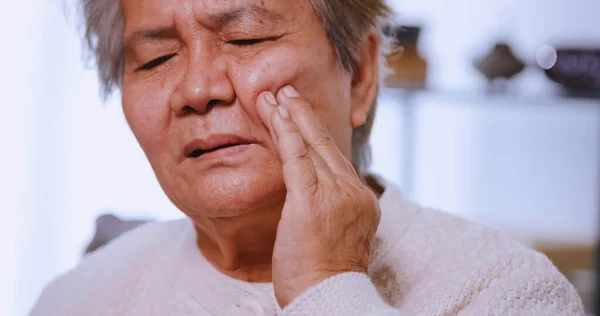 Asian Elderly Woman Suffering Toothache — Stock Photo, Image