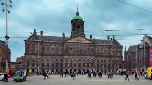 Tradycyjne Stare Wąskie Domy Łodzie Kanały Amsterdamie Holandia Europa Maja — Wideo stockowe