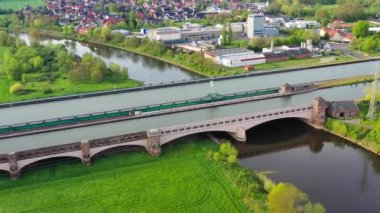 Weser Nehri üzerindeki Minden Su Köprüsü, Mittellandkanal, Minden, Almanya. Yüksek kalite 4k görüntü