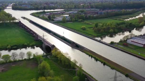 德国明登Mittellandkanal Weser河上Minden Water Bridge的空中景观 高质量的4K镜头 — 图库视频影像