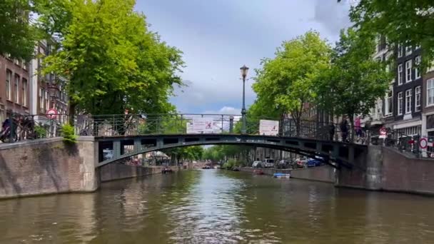 Geleneksel Eski Dar Evler Amsterdam Hollanda Avrupa Temmuz 2023 Yüksek — Stok video