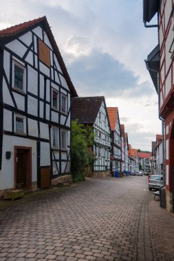 Alman geleneksel mimari fachwerk ahşap evler Melsungen, Hesse, Almanya, 20 Haziran 2023