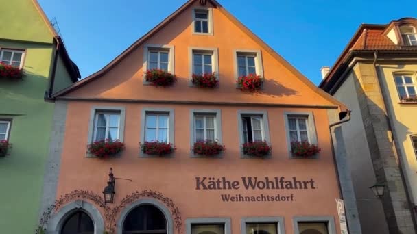 Γερμανικής Παραδοσιακής Αρχιτεκτονικής Σπίτια Μισό Ξύλο Στο Ιστορικό Κέντρο Rothenburg — Αρχείο Βίντεο