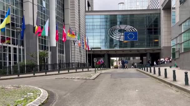 Statsflaggor Europeiska Unionens Medlemsstater Bakgrund Europaparlamentet Bryssel Belgien Europa Augusti — Stockvideo