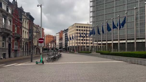 Vlajky Evropské Unie Budování Sídla Evropské Komise Berlaymontu Brusel Belgie — Stock video