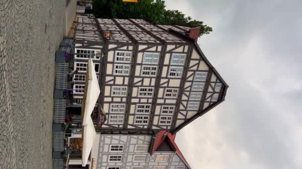 2023年6月20日 德国黑森根历史中心的德国传统建筑面对着木制房屋 高质量的4K镜头 — 图库视频影像