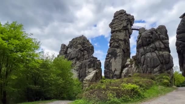 德国北莱茵威斯特法伦州Lippe地区Horn Bad Meinberg附近的Teutoburg森林中的岩石群Landscape Exer Stones Also Easter Register Egger Stones — 图库视频影像