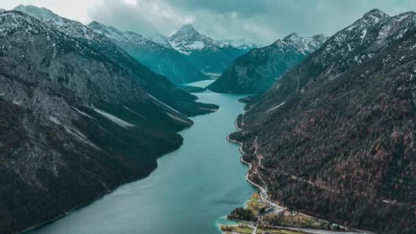 Vue Aérienne Sur Drone Plansee Lac Parmi Les Montagnes Enneigées — Video