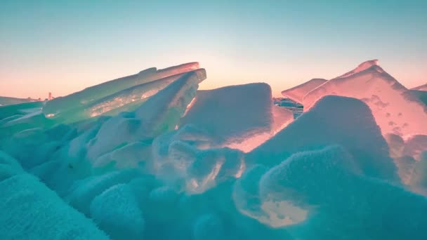 Zimowe Jezioro Bajkał Syberia Rosja Bloki Lodu Humaki Śniegu Silny — Wideo stockowe