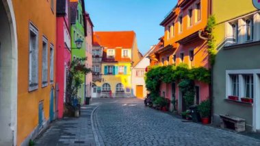 Alman geleneksel mimarisi Rothenburg ob der Tauber, Bavyera, Orta Frankonya, Almanya 'da 17 Temmuz 2023' te yarı keresteli evler inşa etti. Yüksek kalite 4k görüntü