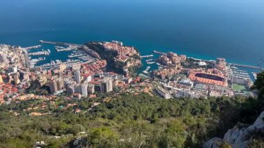 Monako Prensliği 'nin havadan görünüşü, Monte Carlo, Ligurya Deniz Kıyısı. Yüksek kalite 4k görüntü