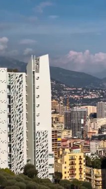 Monako Prensliği 'nin havadan görünüşü, Monte Carlo, Ligurya Deniz Kıyısı. Yüksek kalite 4k görüntü