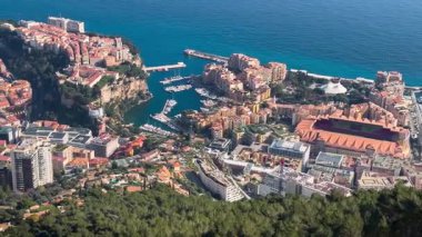 Monako Prensliği 'nin havadan görünüşü, Monte Carlo, Ligurya Deniz Kıyısı. Yüksek kalite 4k görüntü