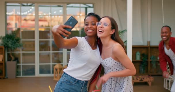 Diverse Beautiul Women Holding Camera Taking Selfie Friends Running Joining — Stock Video
