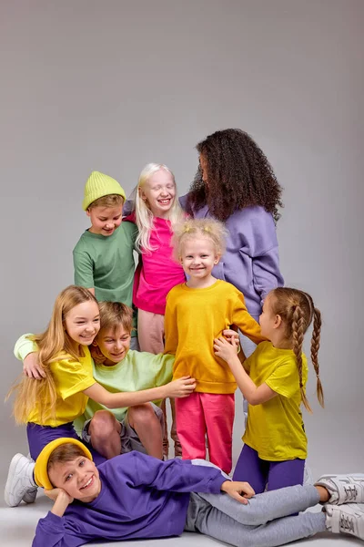 Rire Souriant Joyeux Enfants Amusez Vous Studio Divertissement Bonheur Fous — Photo