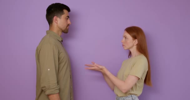 Serious Handsome Man Ginger Woman Speaking Sign Language Close Deaf — Stock Video