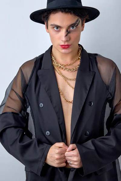 Confident Transgender Man Lgbtq Being Woman Posing Gorgeous Manner Self — Stock Photo, Image