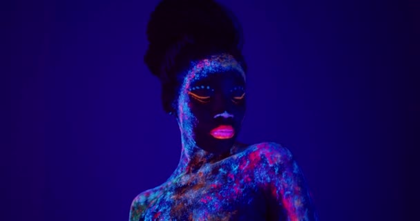 Attractive Sexy Neon Woman Dancing Fashion Model Woman Neon Light — Stock Video