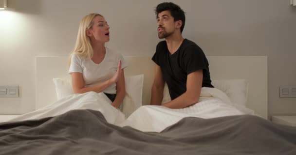 Couple Having Quarrel Sitting Bed Luxury Bedroom Woman Screaming Frustration — Stock Video