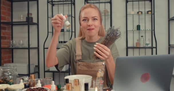Een Persoonlijk Gemaakt Parfum Creëren Een Stap Voor Stap Handleiding — Stockvideo
