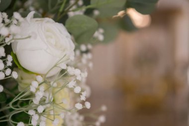 Seçici odaklı kumaş çiçekleri, sevgililer günü konsepti. gül kumaş çiçeği.