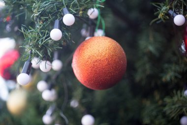 Noel ağacı arkaplanı, Noel ağacındaki renk balosu.