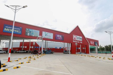 Si Sa Ket, Tayland - 14 Ağustos 2023: Thaiwatsadu mağazasının önü.