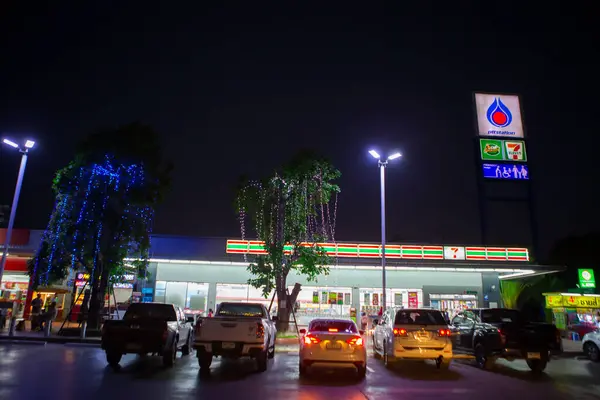 Mahasakham Thailanda Noiembrie2021 Frontul Benzinăriei Ptt Decorat Lumini Frumoase Fotografie de stoc