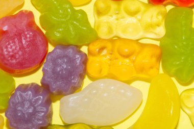 Sarı bir arka planda nefis jöle terlerine yakın dur.