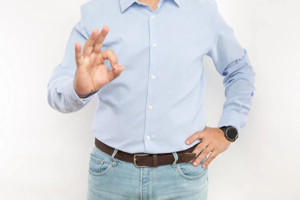 Beskär Oigenkännlig Manlig Arbetare Skjorta Och Jeans Med Smart Armbandsur — Stockfoto