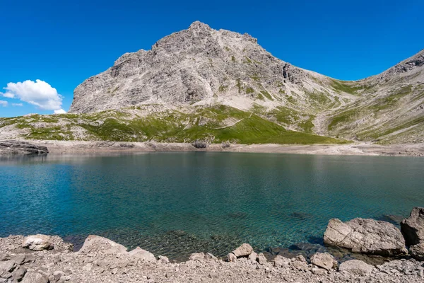Ohromující Trekingová Cesta Krásnou Horskou Krajinou Braunarlspitze Von Schroecken Vorarlbergu — Stock fotografie