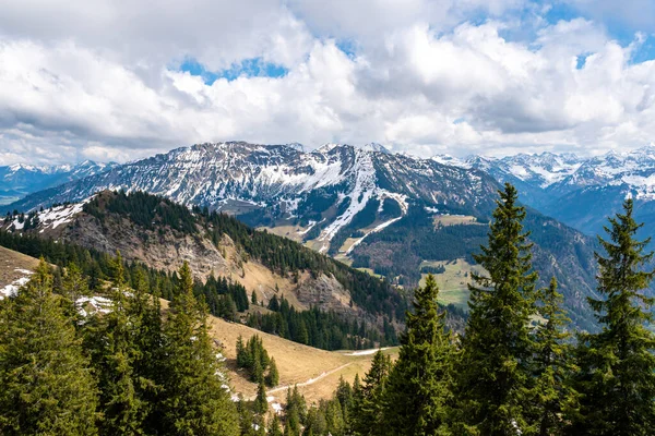 Όμορφη Άνοιξη Ορεινή Πεζοπορία Από Oberjoch Στο Spieser Και Hirschberg — Φωτογραφία Αρχείου