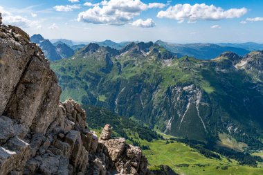 Hoher Kasten 'den Apenzellerland İsviçre' deki Sakson Lucke 'ye kadar Alpstein dağlarında muhteşem bir yürüyüş.