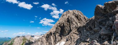 Hoher Kasten 'den Apenzellerland İsviçre' deki Sakson Lucke 'ye kadar Alpstein dağlarında muhteşem bir yürüyüş.