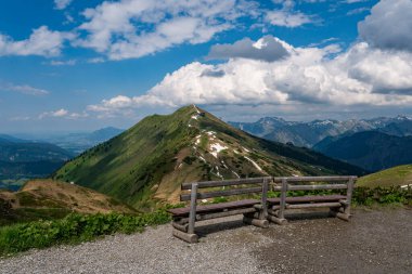 Allgau Alpleri 'ndeki Walsersteig' den Kanzelwand 'a ferrata turu heyecan verici.