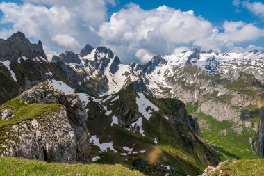 Wasserauen 'den İsviçre' deki Appenzellerland 'deki Meglisalp' e kadar Alpstein dağlarında harika bir yürüyüş.