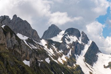 Wasserauen 'den İsviçre' deki Appenzellerland 'deki Meglisalp' e kadar Alpstein dağlarında harika bir yürüyüş.