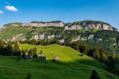 Wasserauen 'den İsviçre' deki Appenzellerland 'deki Meglisalp' e kadar Alpstein dağlarında harika bir yürüyüş.