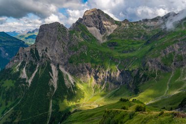 Schoppernau 'dan Vorarlberg Avusturya' daki Tobermann zirvesine harika bir dağ turu.
