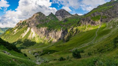 Schoppernau 'dan Vorarlberg Avusturya' daki Tobermann zirvesine harika bir dağ turu.