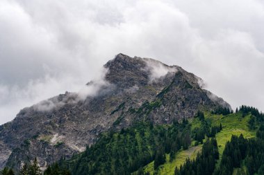Schoppernau 'dan Vorarlberg Avusturya' daki Tobermann zirvesine harika bir dağ turu.