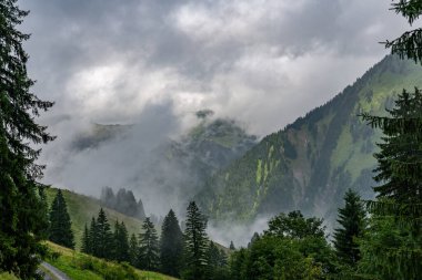 Schoppernau 'dan Vorarlberg Avusturya' daki Tobermann zirvesine harika bir dağ turu.